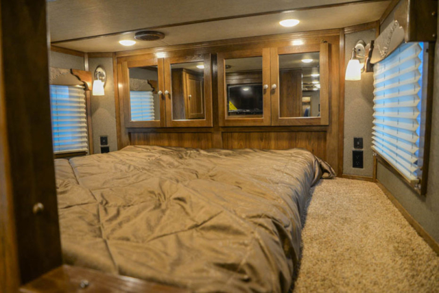Bed in Gooseneck in SL8X18SSRB9UT Laramie Edition Horse Trailer | SMC Trailers