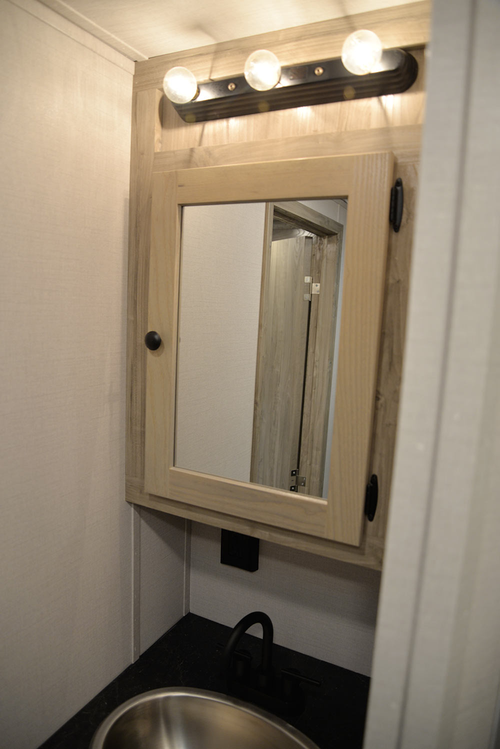 Bathroom Mirror in PX9SRK Patriot Edition Horse Trailer | SMC Trailers