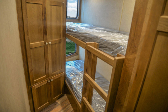 Bunk Beds in Living Quarters in SLE8X15SBB Laramie Edition Livestock Trailer | SMC Trailers